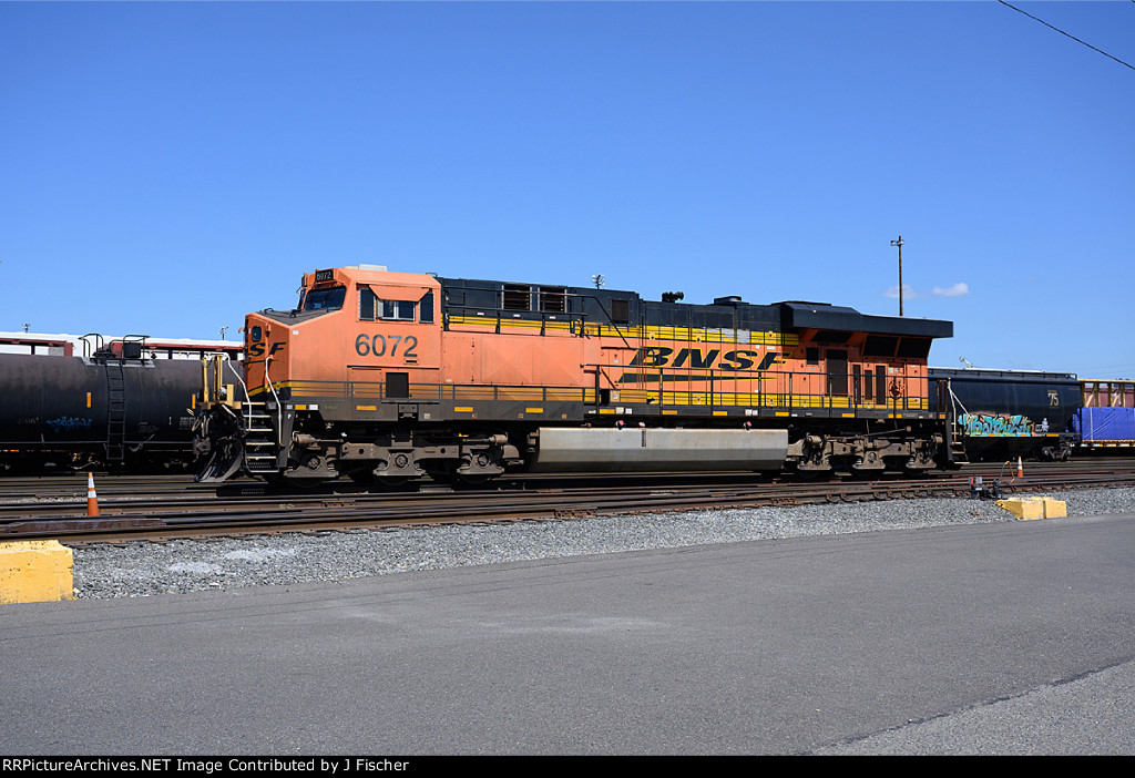 BNSF 6072